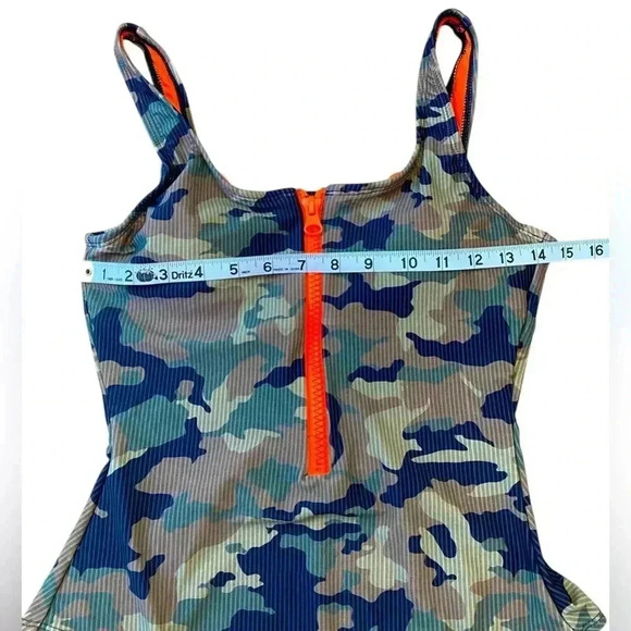 Camouflage Print One-Piece Swimsuit With Zip Detail, Medium ☀️ - Picture 5 of 8